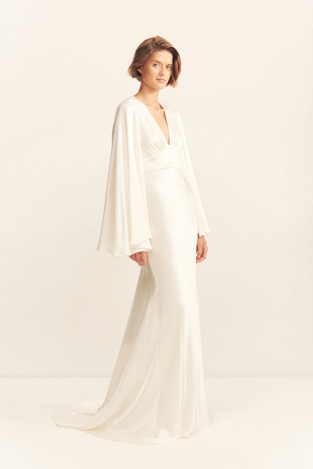 LA LUNE BACKLESS GOWN - WHITE