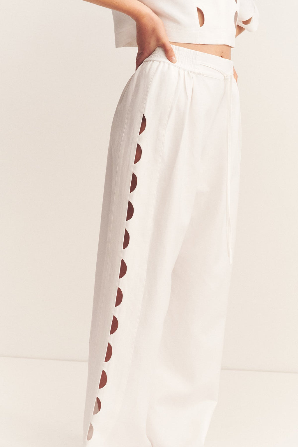 BIRDIE SCALLOP PANT - IVORY