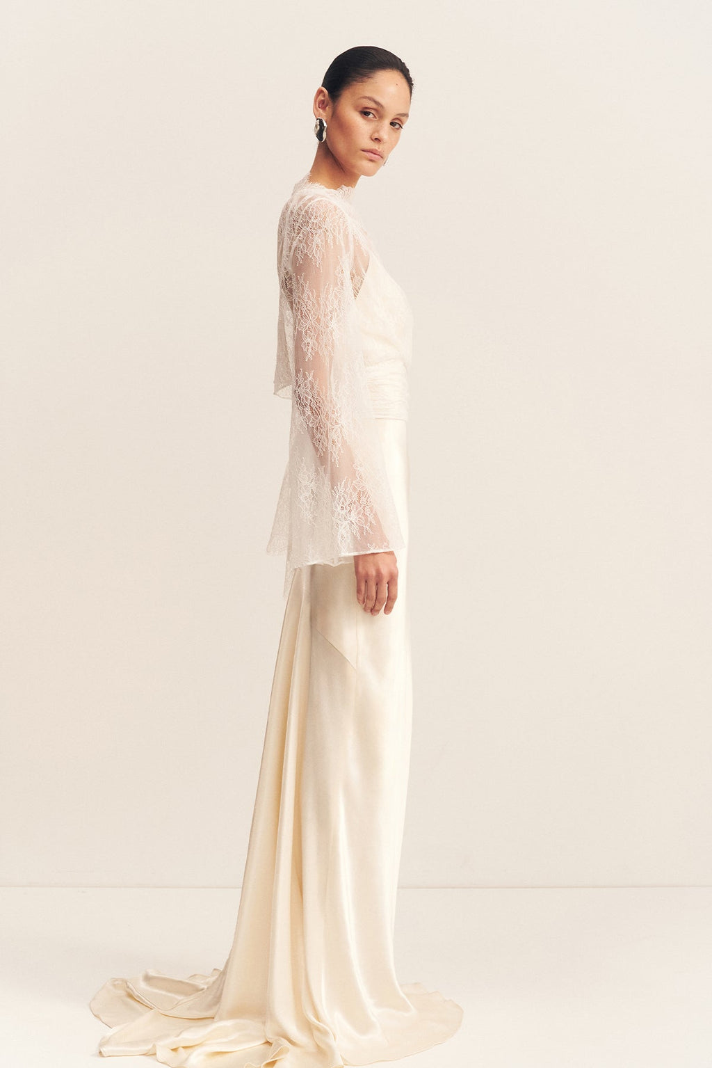 LAMBENT LACE LONG SLEEVE TIE TOP